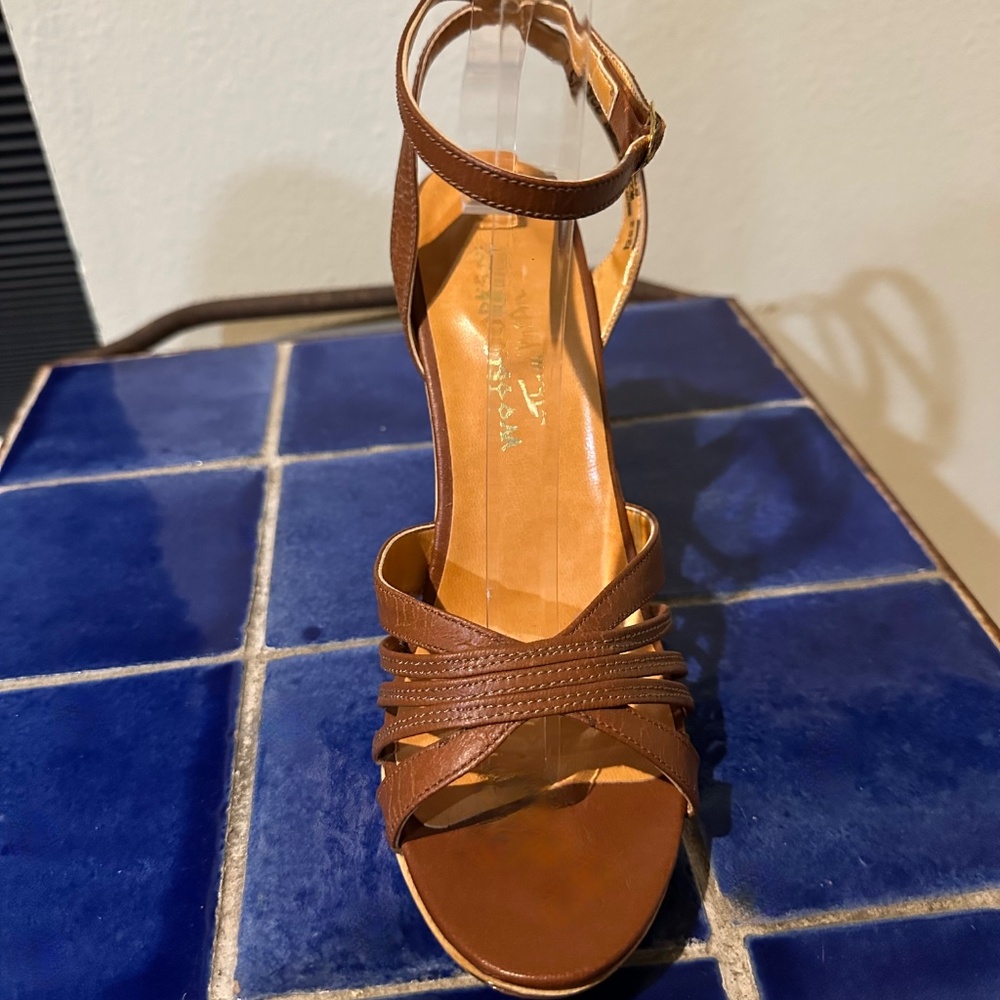 Woodworks by Thom McAn / Brown Leather &  Wood 4 " High Heel Platform Sandals - Picture 7 of 13